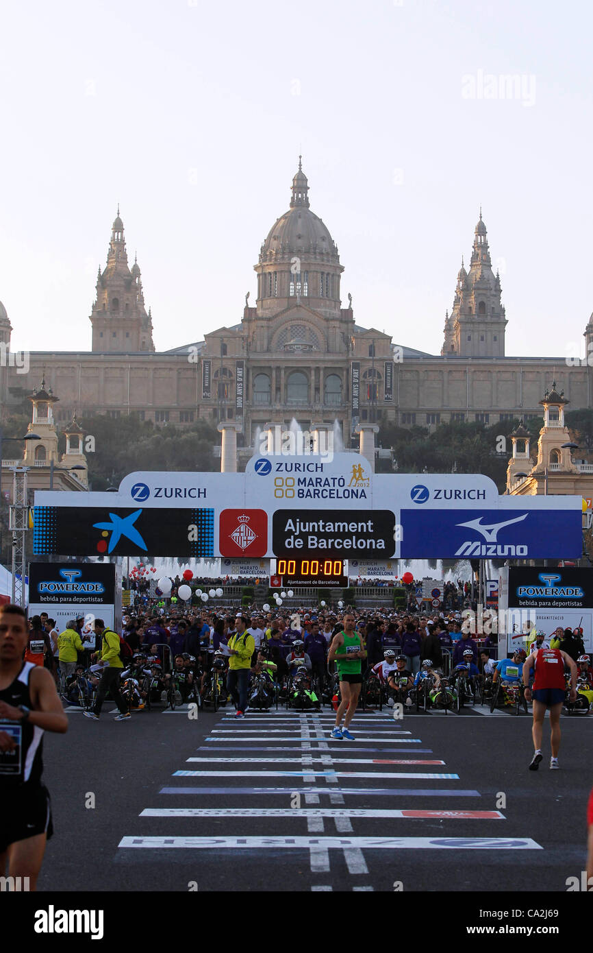 La vista generale della Maratona di Barcellona, marzo 25, 2012 - Atletica : la maratona di Barcellona nel centro di Barcellona, Spagna. (Foto di D.Nakashima/AFLO)[2336]<br> Foto Stock