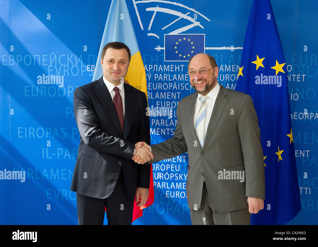 Vlad Filat, Primo ministro della Moldova risponda con Martin Schulz, Presidente del Parlamento europeo Foto Stock