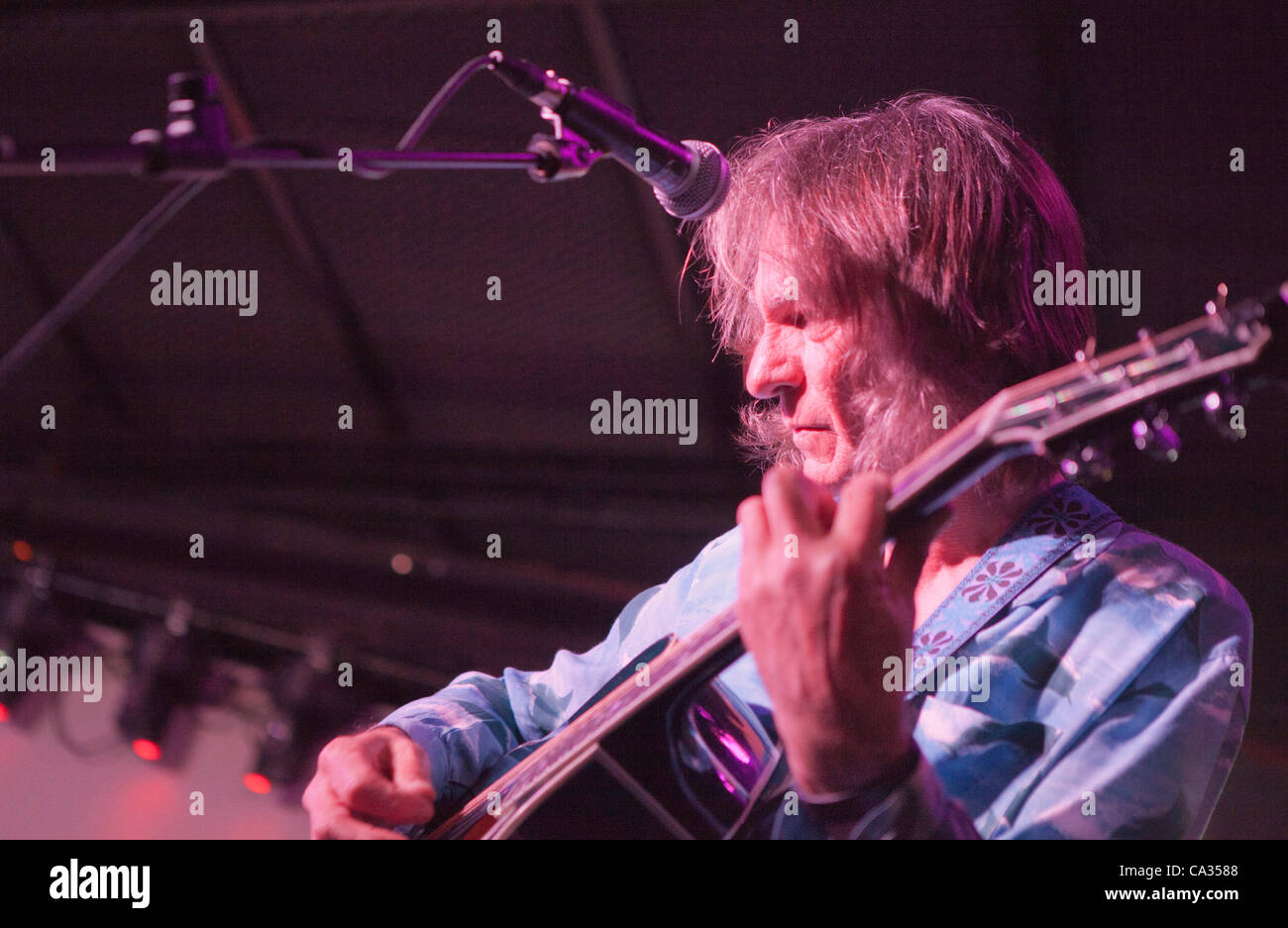 Roma, Italia, giovedì, 29 marzo 2012. Settanta folk rock gruppo Strawbs giocare un concerto acustico a Roma. Il loro unico concerto a Roma dal 1973. Nella foto il chitarrista e cantante Dave Lambert. Foto Stock