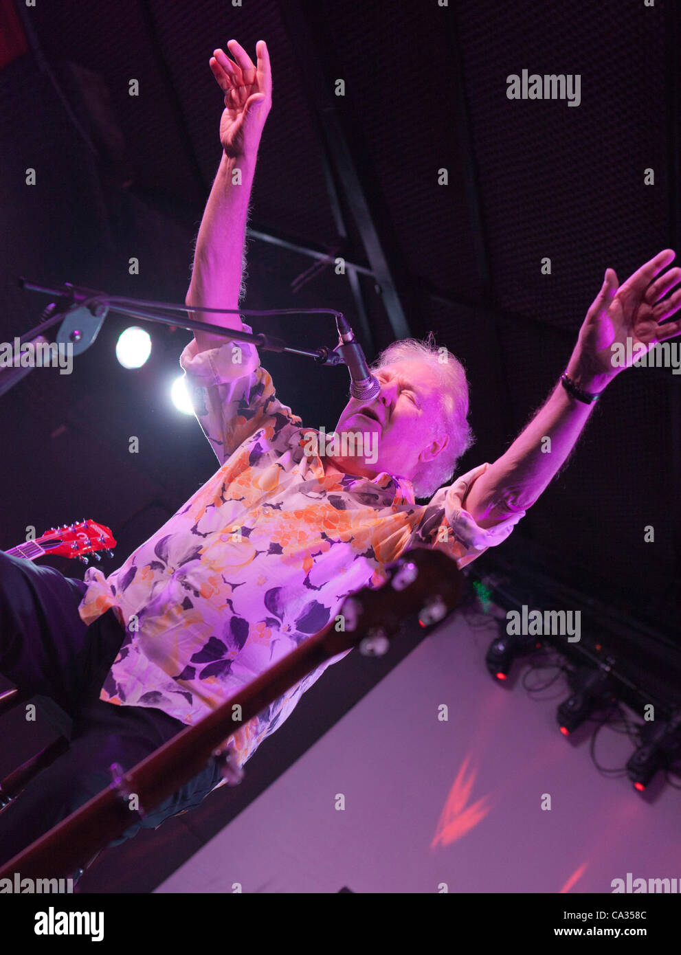 Roma, Italia, giovedì, 29 marzo 2012. Settanta folk rock gruppo Strawbs giocare un concerto acustico a Roma. Il loro unico concerto a Roma dal 1973. Nella foto, cantante e il chitarrista Dave cugini. Foto Stock