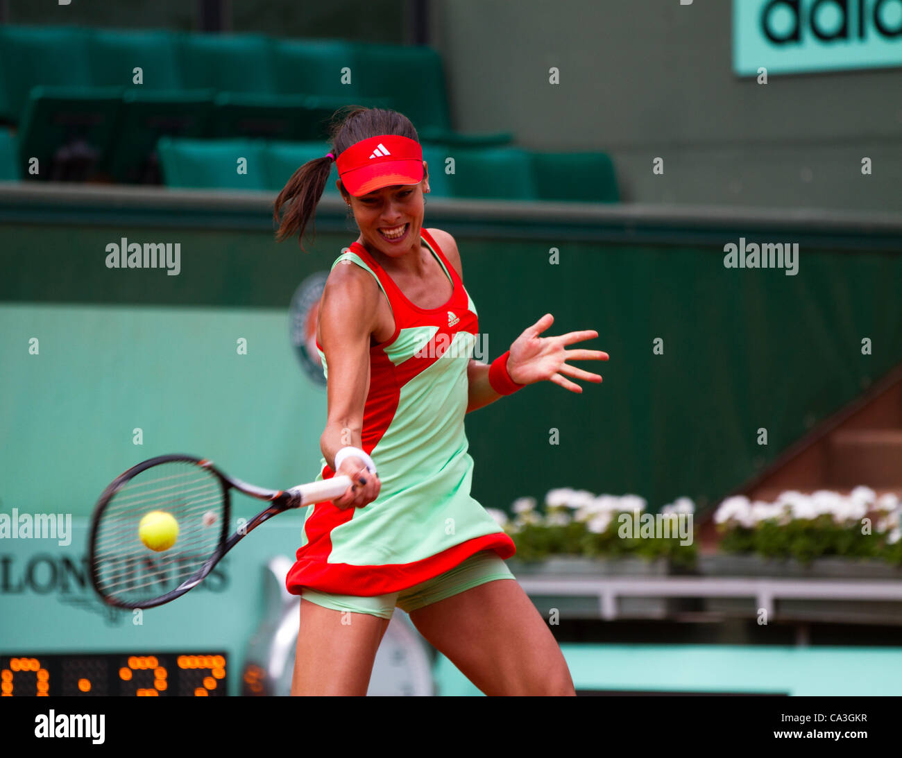 01.06.2012 Parigi, Francia. Ana Ivanovic in azione contro Sara ERRANI il giorno 6 degli Open di Francia di tennis Roland Garros. Foto Stock