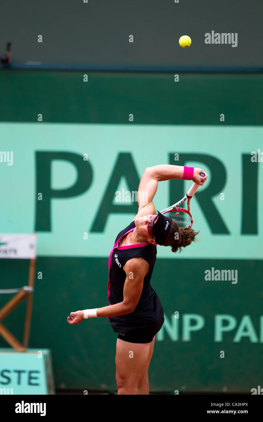 01.06.2012 Parigi, Francia. Samantha STOSUR in azione contro Nadia PETROVA il giorno 6 degli Open di Francia di tennis Roland Garros. Foto Stock