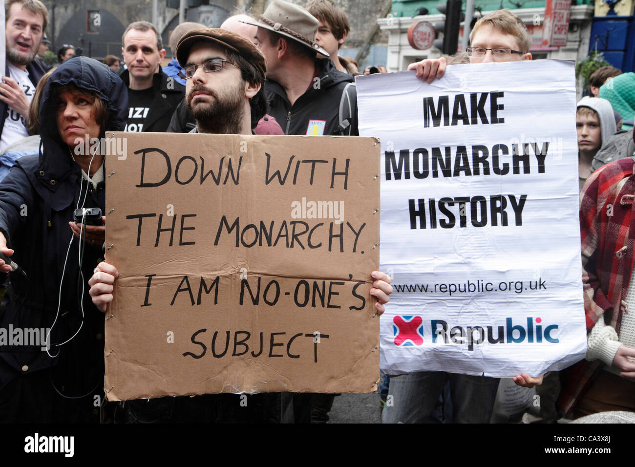 Anti-monarchia dimostranti protesta durante il diamante celebrazioni giubilari. Londra, Regno Unito Foto Stock
