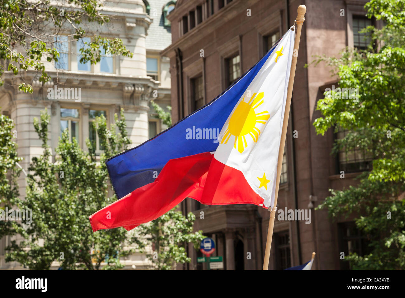 New York, NY - 3 giu 2012 - La più grande indipendenza filippina parata del giorno negli Stati Uniti avrà luogo a Manhattan annualmente. Foto Stock