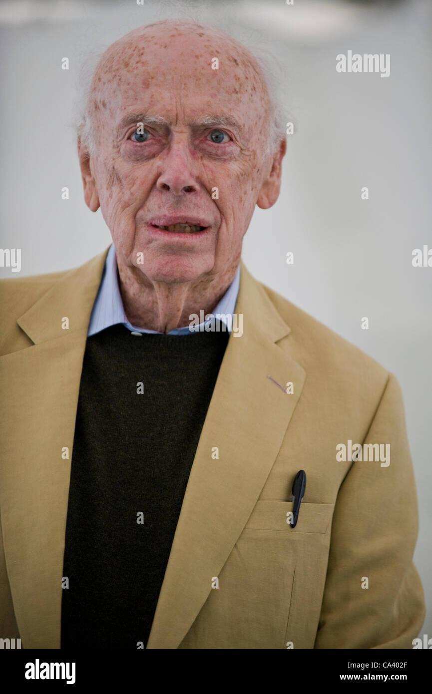 James Watson, co-scopritore della struttura del DNA nel 1953, raffigurato al Telegrafo Festival di Fieno Hay-on-Wye, Powys, Wales, Regno Unito Foto Stock