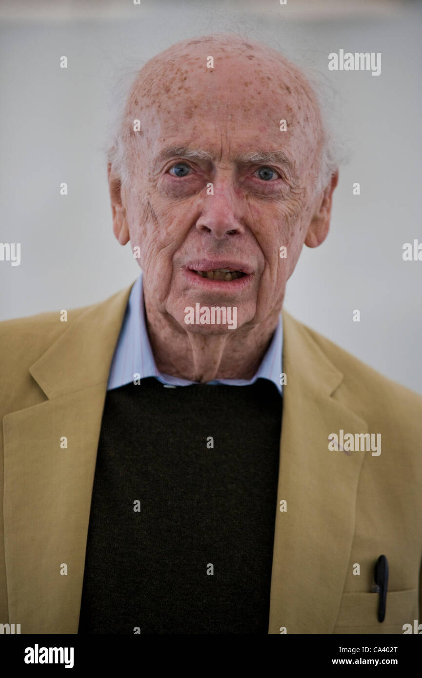 James Watson, co-scopritore della struttura del DNA nel 1953, raffigurato al Telegrafo Festival di Fieno Hay-on-Wye, Powys, Wales, Regno Unito Foto Stock