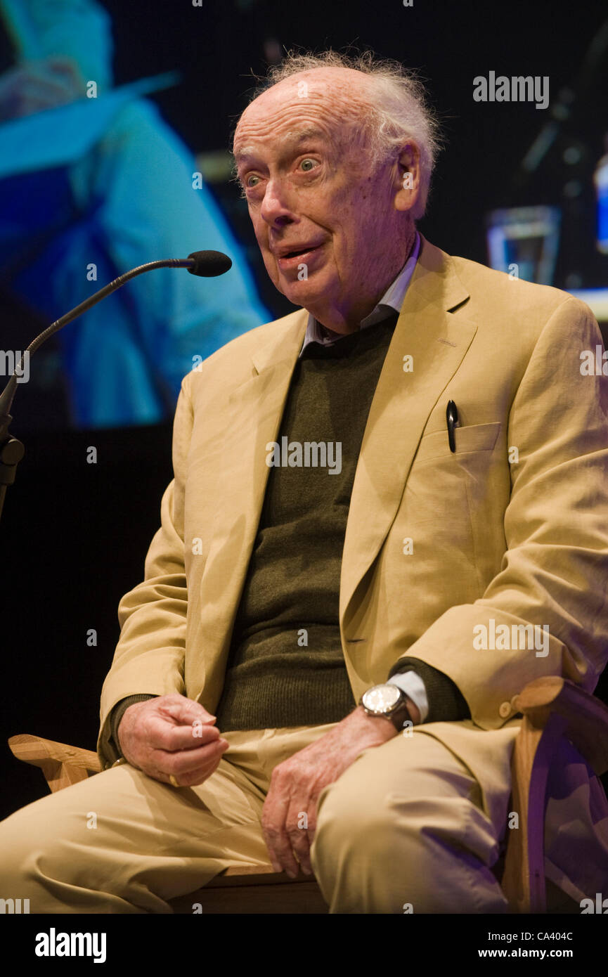 James Watson, co-scopritore della struttura del DNA nel 1953, raffigurato al Telegrafo Festival di Fieno Hay-on-Wye, Powys, Wales, Regno Unito Foto Stock