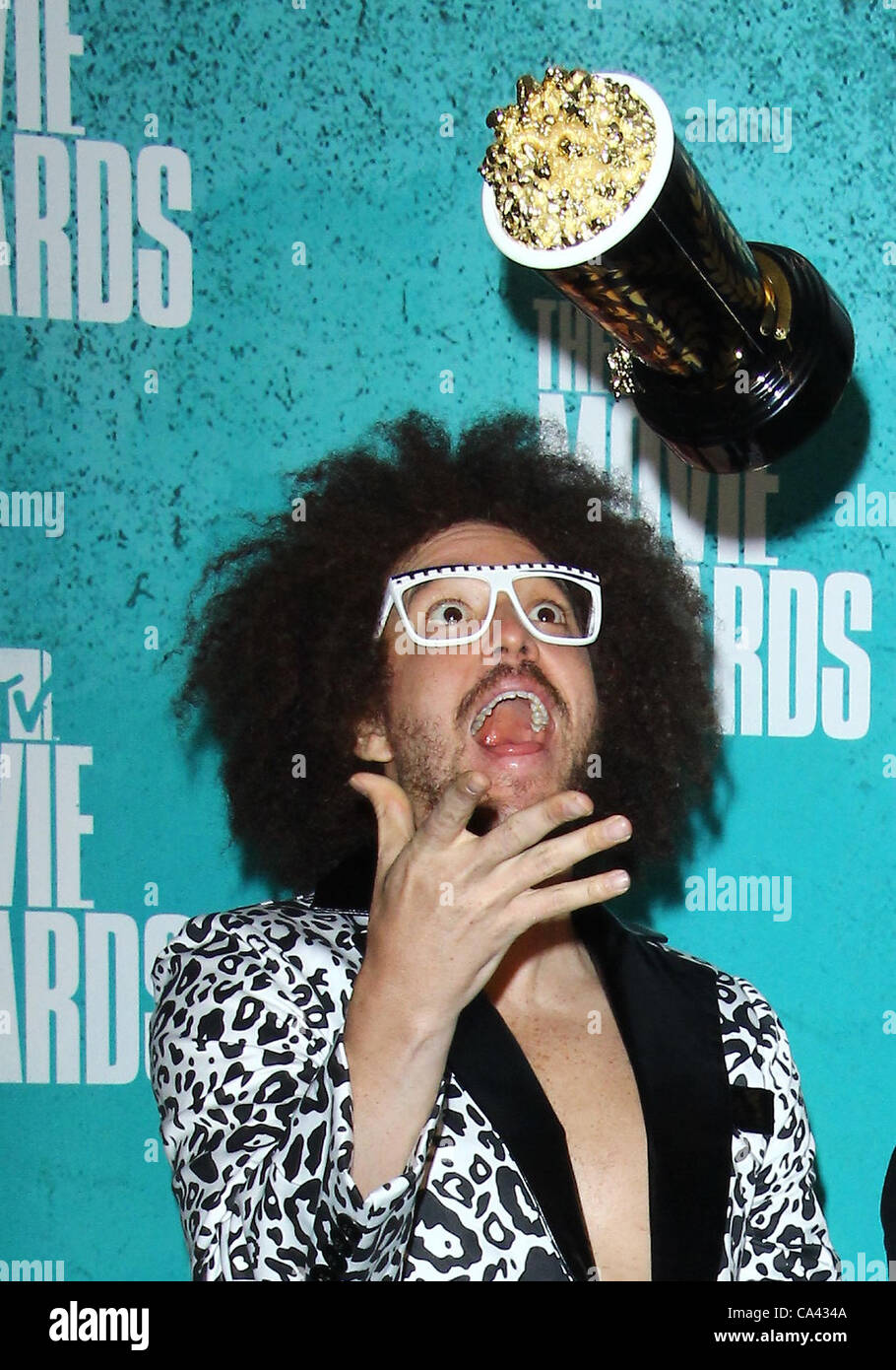 3 giugno 2012 - Los Angeles, California, Stati Uniti - Rosso Foo e cielo blu di LMFAO. MTV Movie Awards 2012 - Sala stampa il 3 giugno 2012 a Gibson anfiteatro,Città Universale,STATI UNITI D'AMERICA.(Immagine di credito: Â© TLeopold/Globe foto/ZUMAPRESS.com) Foto Stock