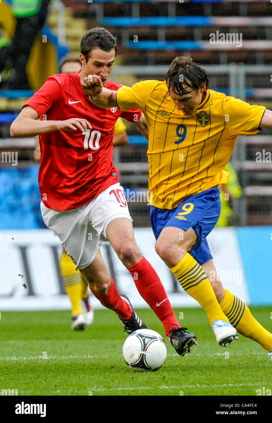 Stoccolma 2012 06 05 Calcio Svezia vs Serbia - nella foto Kim Källström e Radosav Petrovic Foto Stock