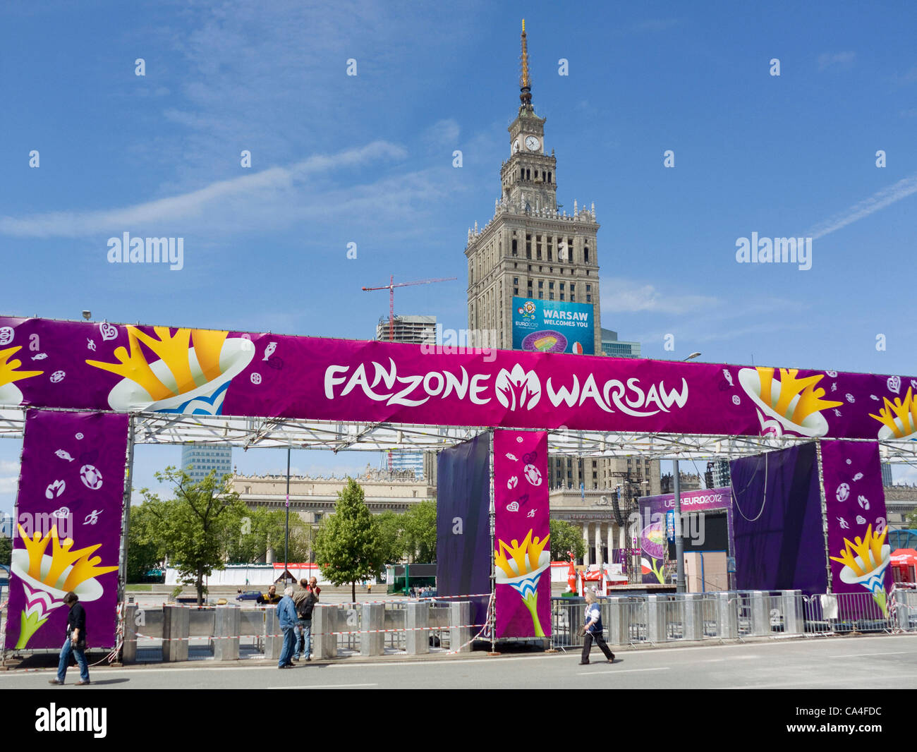 Cancelli di ingresso alla zona della ventola per Euro 2012 a Varsavia in Polonia. Mercoledì 06 Giugno 2012. Il Campionato Europeo di calcio inizia il Venerdì, 8 giugno 2012. Foto Stock