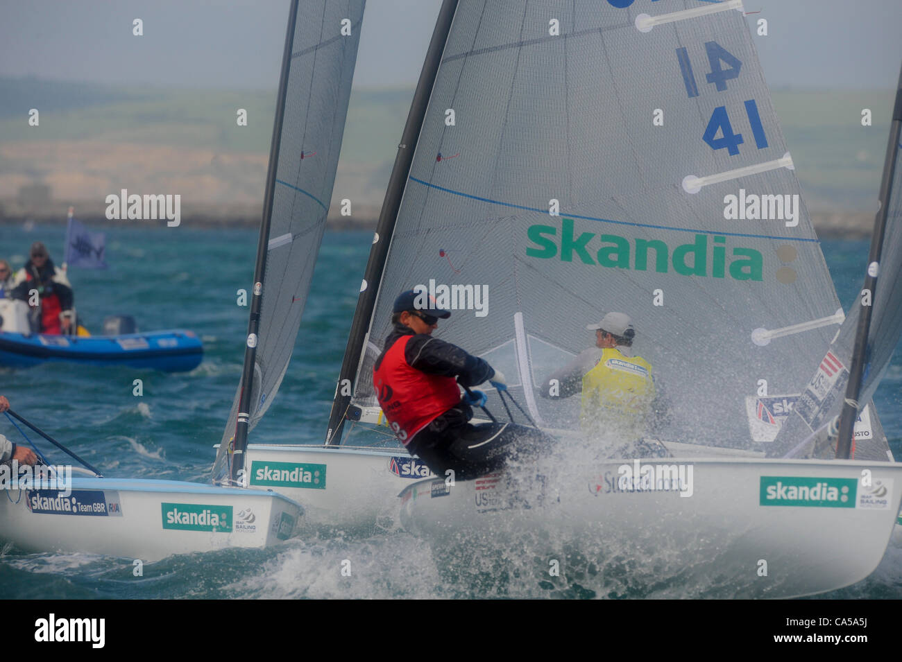 9.06.2012 Weymouth, Inghilterra. La Skandia Sail per oro regata. Stati Uniti d'America's Zach Railey, medaglia Finn Race, in azione a Weymouth e Portland Bay. Foto Stock