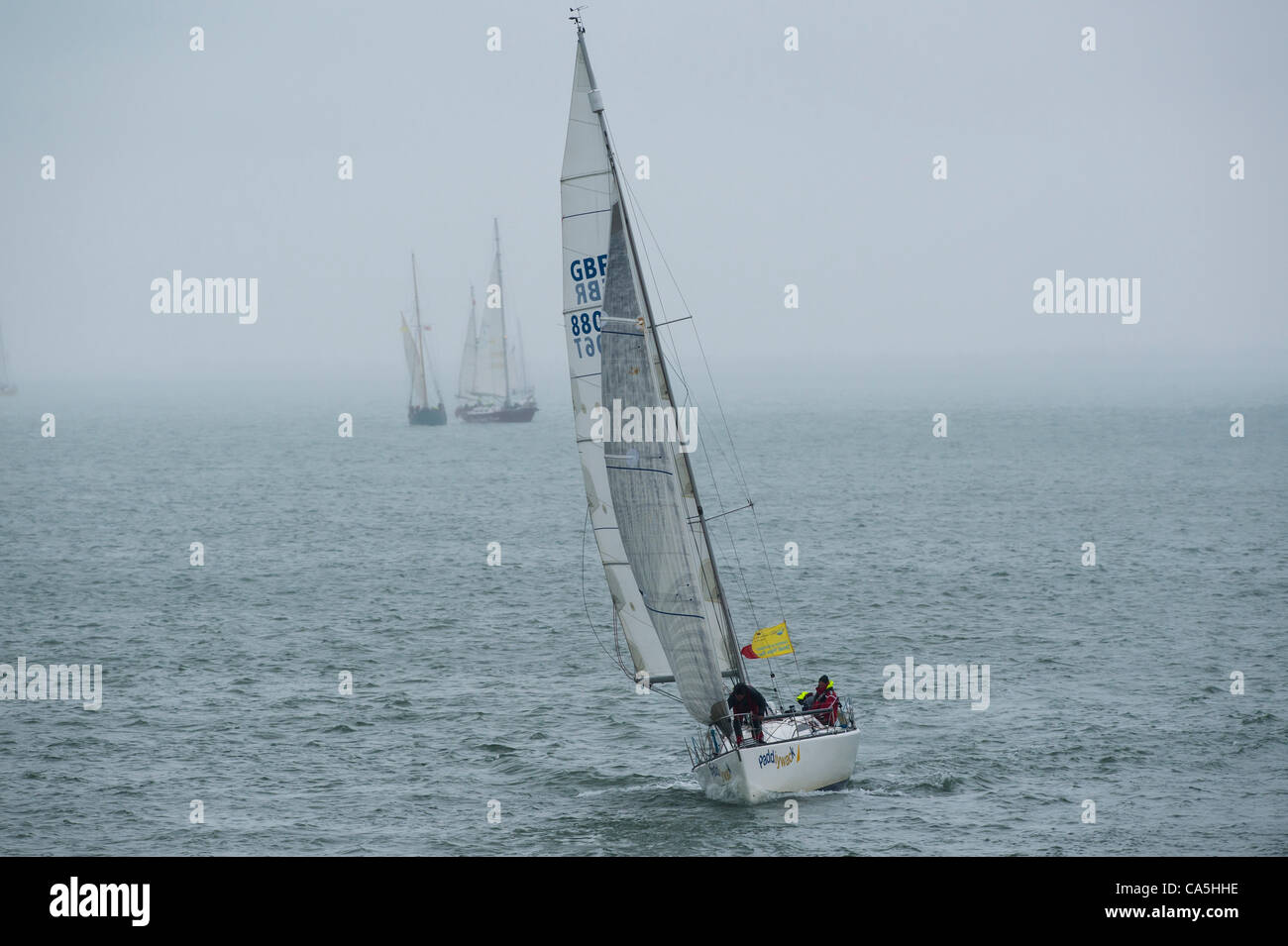 Il 10m single masted Paddiywack racing a Portland, Dorset da Southend, Essex come parte dell'ASTO piccole navi gara. Foto Stock