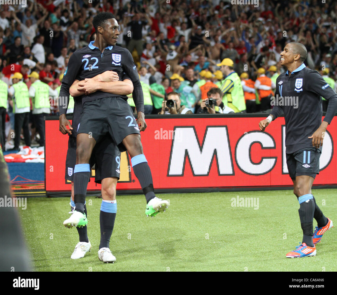 DANNY WELBECK. ANDY CARROLL & SVEZIA V INGHILTERRA EURO 2012 Olympic Stadium KHARKIV Ucraina Ucraina 15 Giugno 2012 Foto Stock