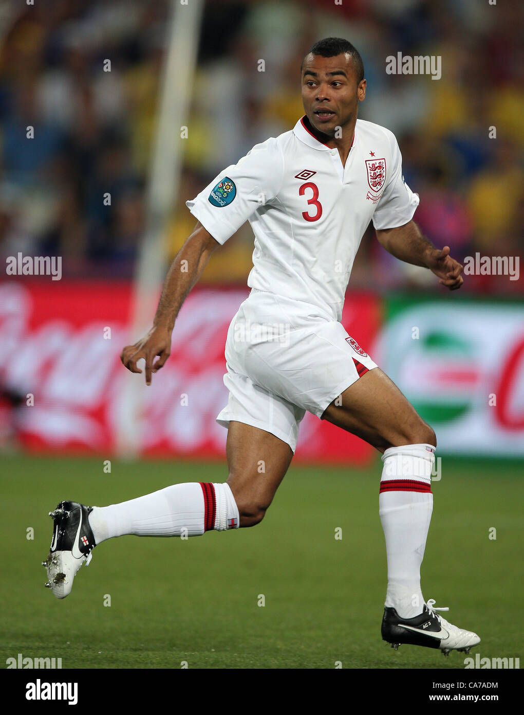 ASHLEY COLE INGHILTERRA DONBAS ARENA DONETSK UCRAINA 19 Giugno 2012 Foto Stock