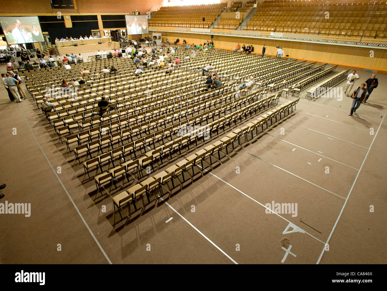 Audizione pubblica sulla valutazione di impatto ambientale (VIA) del progetto di costruzione della centrale nucleare di Temelin ha avuto luogo in Ceske Budejovice, Repubblica Ceca il 22 giugno 2012. (CTK foto/David Veis) Foto Stock