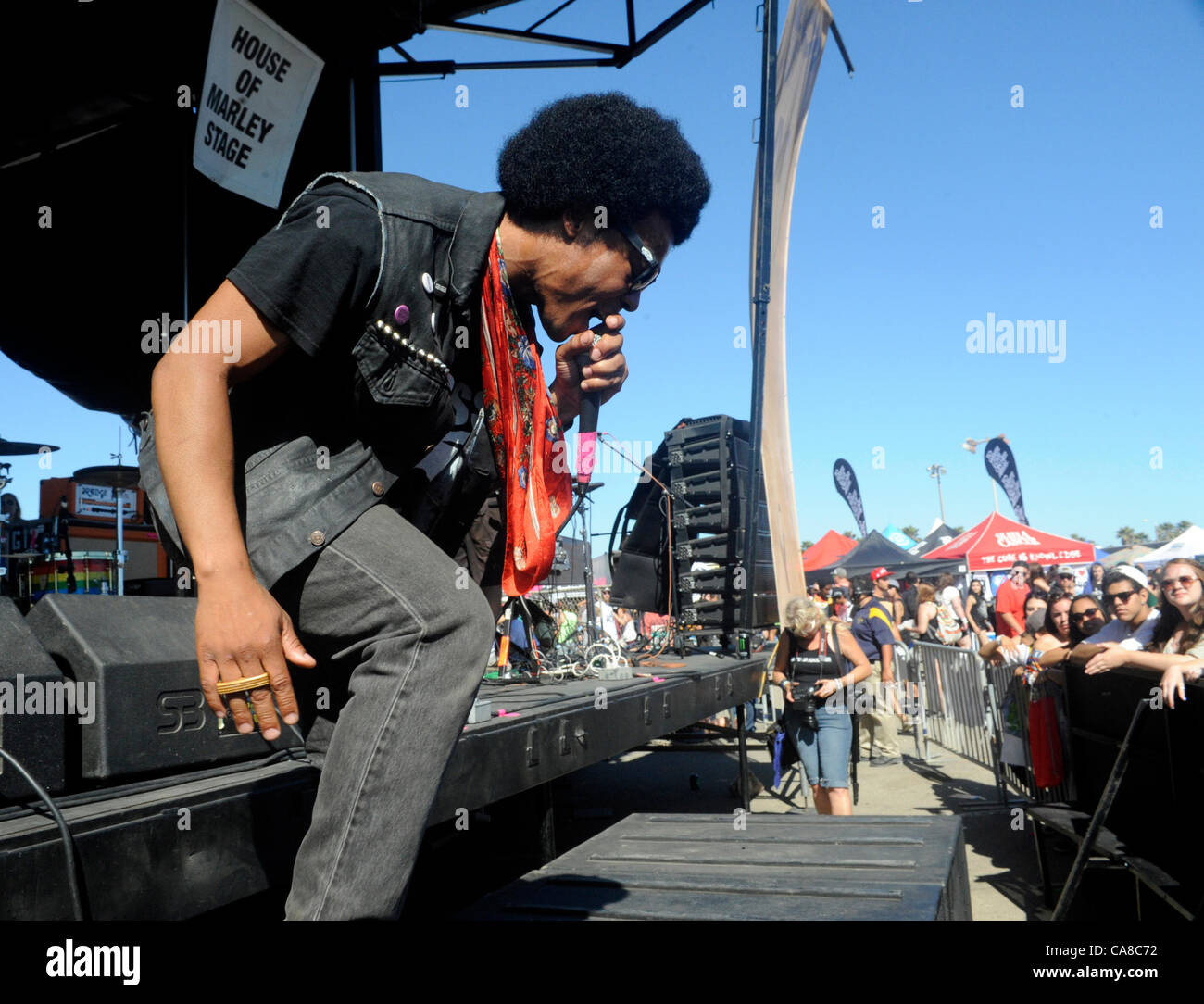 Giugno 25, 2012 - Ventura, California, Stati Uniti d'America - musicista-CHAMPAGNE CHAMPAGNE di eseguire sul Bob Marley allo stadio di Vans warped tour 2012, Seaside Park, Ventura, California, Stati Uniti d'America, 24 giugno 2012..Credit immagine cr Scott Mitchell (credito Immagine: © Scott Mitchell/ZUMAPRESS.com) Foto Stock