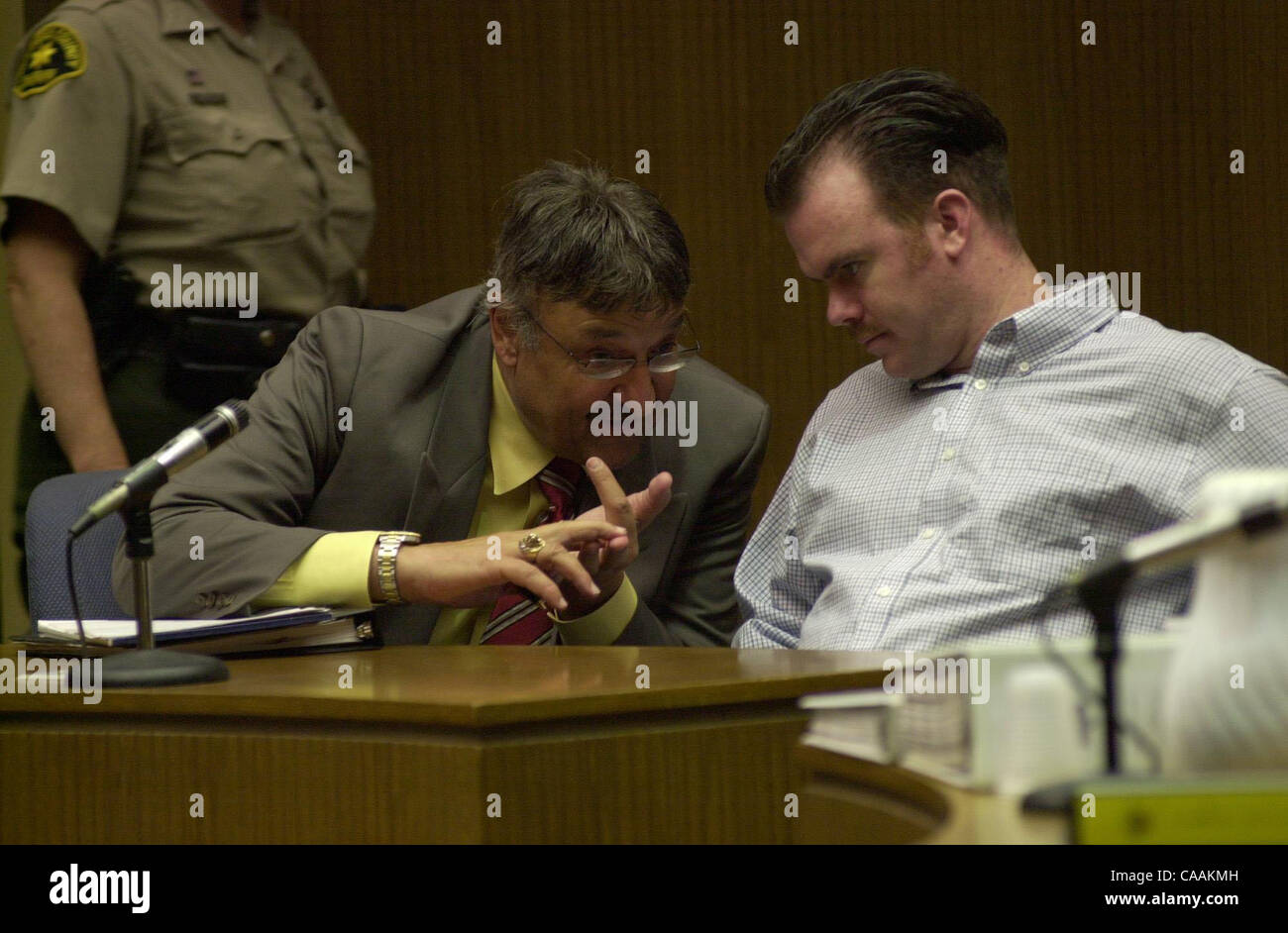 Ray Nolan Waldron, un membro dei Mongoli fuorilegge Moto Club, va in prova per la sett. 27, 2003 assassinio di Hells Angel associare David "LJ' fuori fiorentino Kelly's Pub sul bordo di El Cajon. Waldron anche accusato di tentato omicidio per le riprese di Tony Nunn in gamba e scroto. Foto Stock