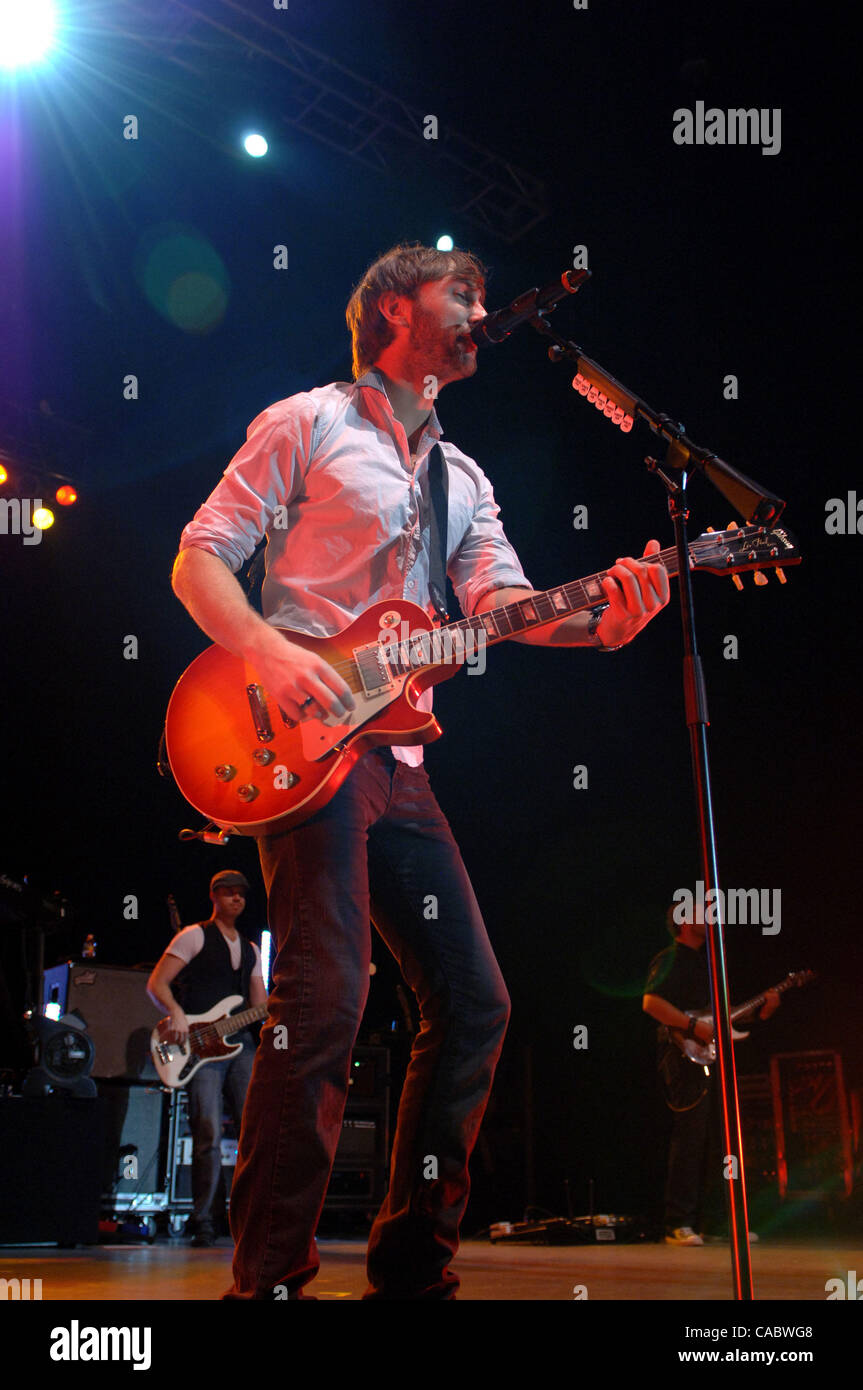 Settembre 03, 2010 - Portsmouth, Virginia, Stati Uniti - I vincitori di Grammy Lady Antebellum per colpire la strada a sostegno del loro ultimo CD "bisogno di voi ora' interruzione per il Padiglione Netelos a Portsmouth, Virginia. (Credito Immagine: © Jeff Moore/ZUMApress.com) Foto Stock