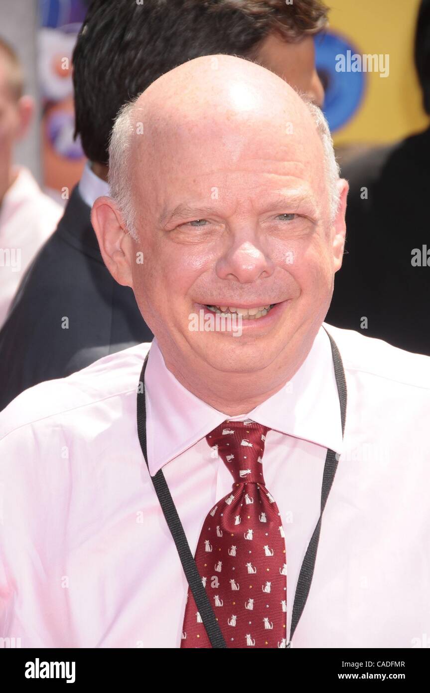 Giugno 13, 2010 - Los Angeles, California, Stati Uniti - Attore Wallace Shawn presso la "Toy Story 3' Premiere Mondiale tenutasi presso l'El Capitan Theater di Hollywood. (Credito Immagine: © Paul Fenton/ZUMApress.com) Foto Stock