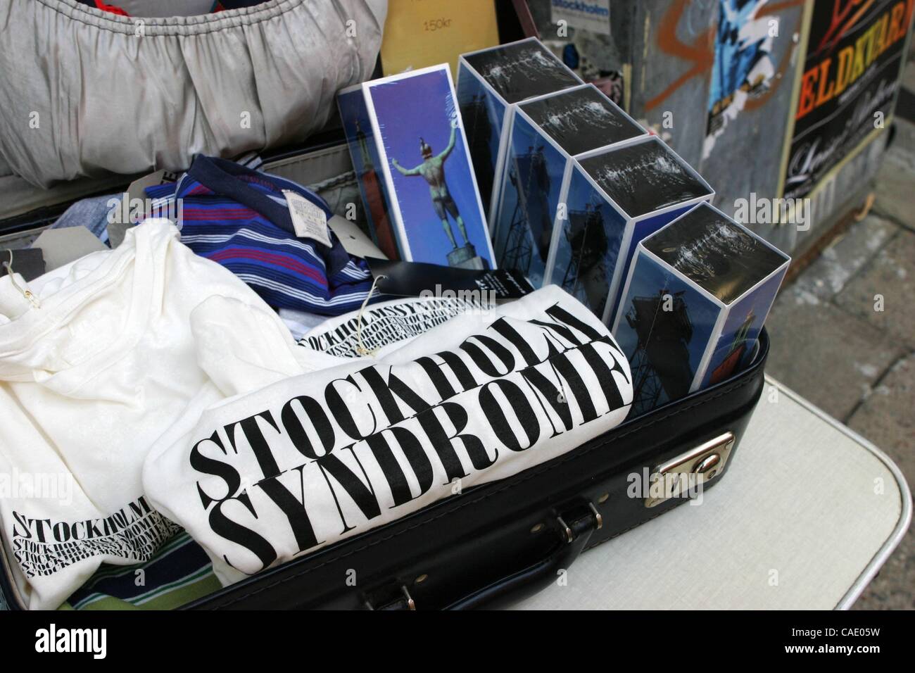 Jun 02, 2010 - Stoccolma, Svezia - una t-shirt su display con le parole "sindrome tockholm'. SoFo è un acronmym a sud di Folkungagatan, che denota il quartiere di Stoccolma in Svezia sull'isola di Sodermalm. Solo recentemente, negli ultimi cinque anni, la zona è fiorita in un arty plac Foto Stock