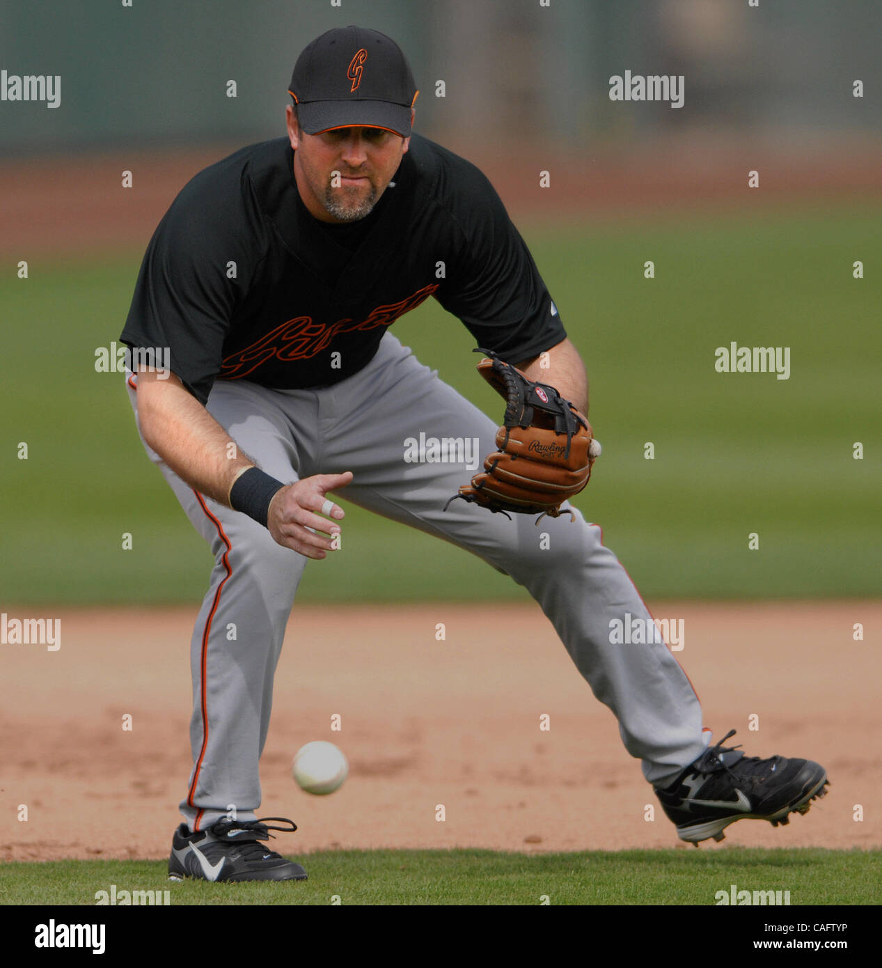 San Francisco Giants terzo baseman Rich Aurilia durante lo Spring Training a Scottsdale Stadium di Scottsdale, in Arizona su Mercoledì 20 Febbraio, 2008. (Nader Khouri/Contra Costa Times) Foto Stock