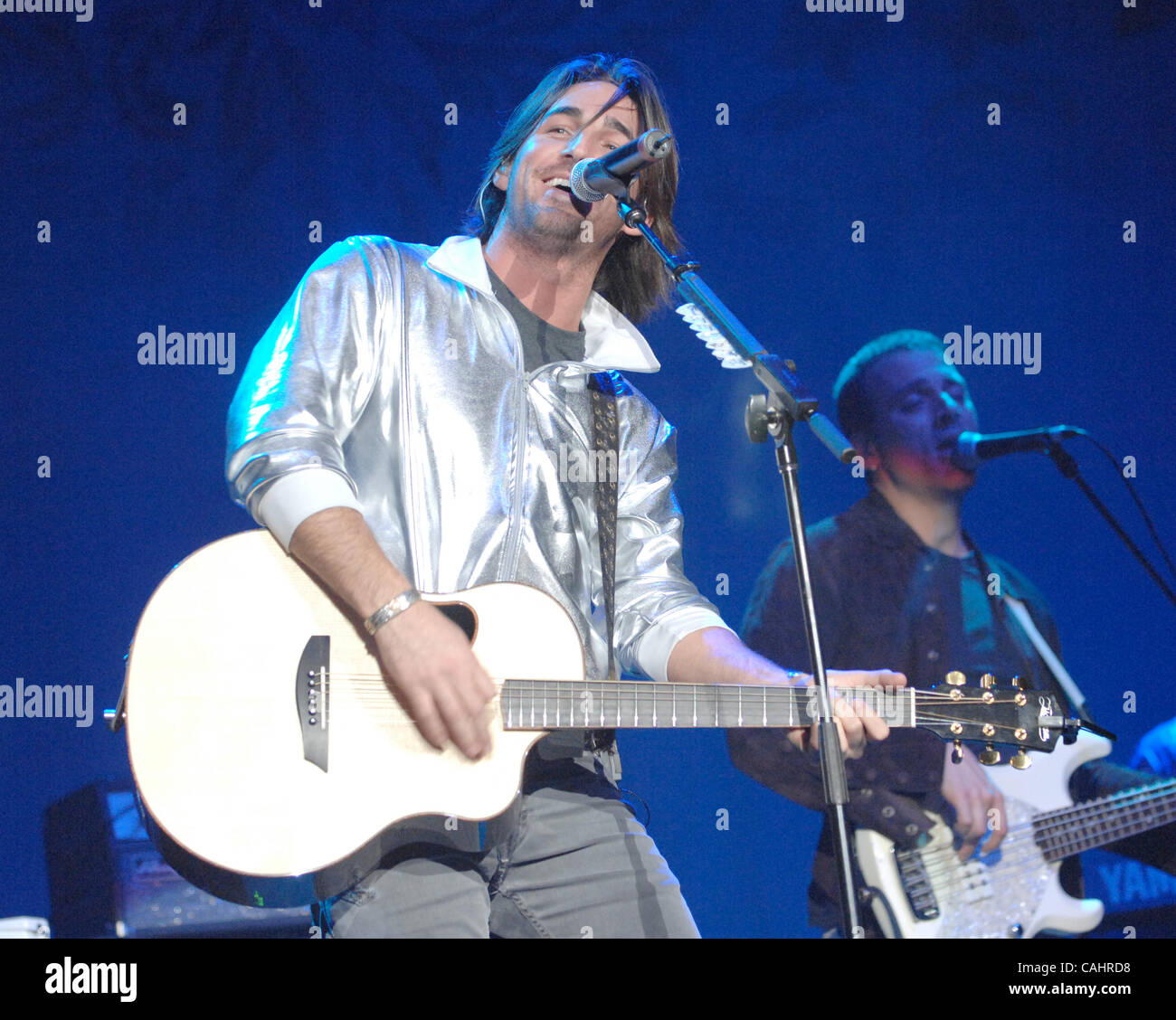 Dic 13, 2007 - Fayetteville, North Carolina, Stati Uniti d'America - musicista JAKE OWEN suona dal vivo come il suo tour 2007 fa tappa a corona Coliseum si trova in Fayetteville. Copyright 2007 Jason Moore. Credito: Jason Moore Foto Stock