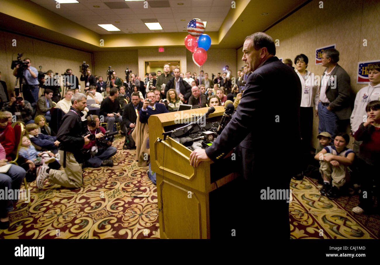 Presidenziale repubblicano speranzoso Mike Huckabee partecipa alla Bash Blogger di Des Moines, Iowa, Martedì, 1 gennaio 2008. (Brian Baer/ Sacramento Bee/ MCT) Foto Stock