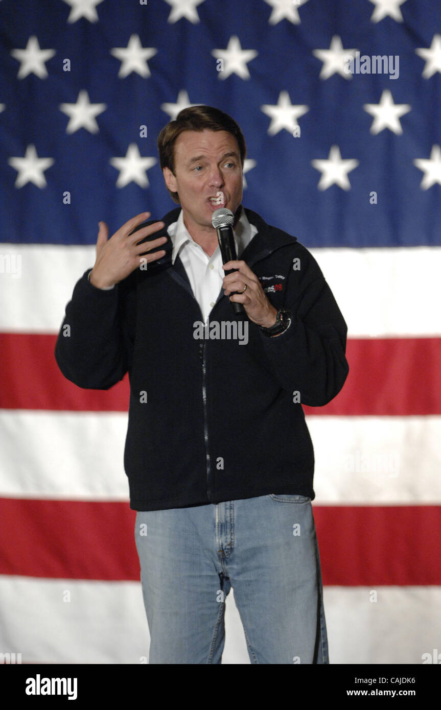 23 Gennaio 2008: Candidato presidenziale democratica John Edwards parla durante il suo ritorno a casa, torna strade Barnstorm Mercoledì 23 Gennaio, 2007 in Fuller Auditorium presso il College di calcare a Gaffney nella Carolina del Sud. Foto Stock