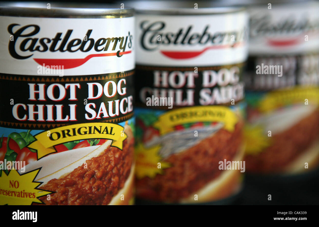 Sep 19, 2007 - Pensacola, FL, Stati Uniti d'America - una fabbrica al centro di un'estate botulismo focolaio in lattine di hot dog salsa chili è impostato per riaprire oggi. Castleberry del cibo società dice che vuole riprendere la produzione alla sua Augusta, in Georgia, in fabbrica. La fabbrica era spento a causa di un cittadino il botulismo outbre Foto Stock