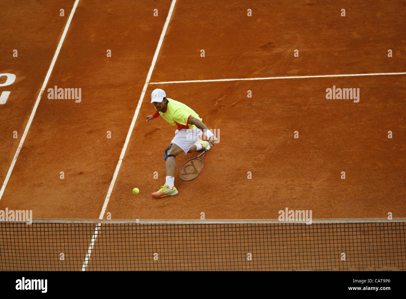 Monte Carlo, Monaco. Fenando Verdasco(ESP) in azione contro Tsonga Jo-Wilfried (FRA) 3° Round Rolex Masters al Monte Carlo Country Club di Monaco. Foto Stock