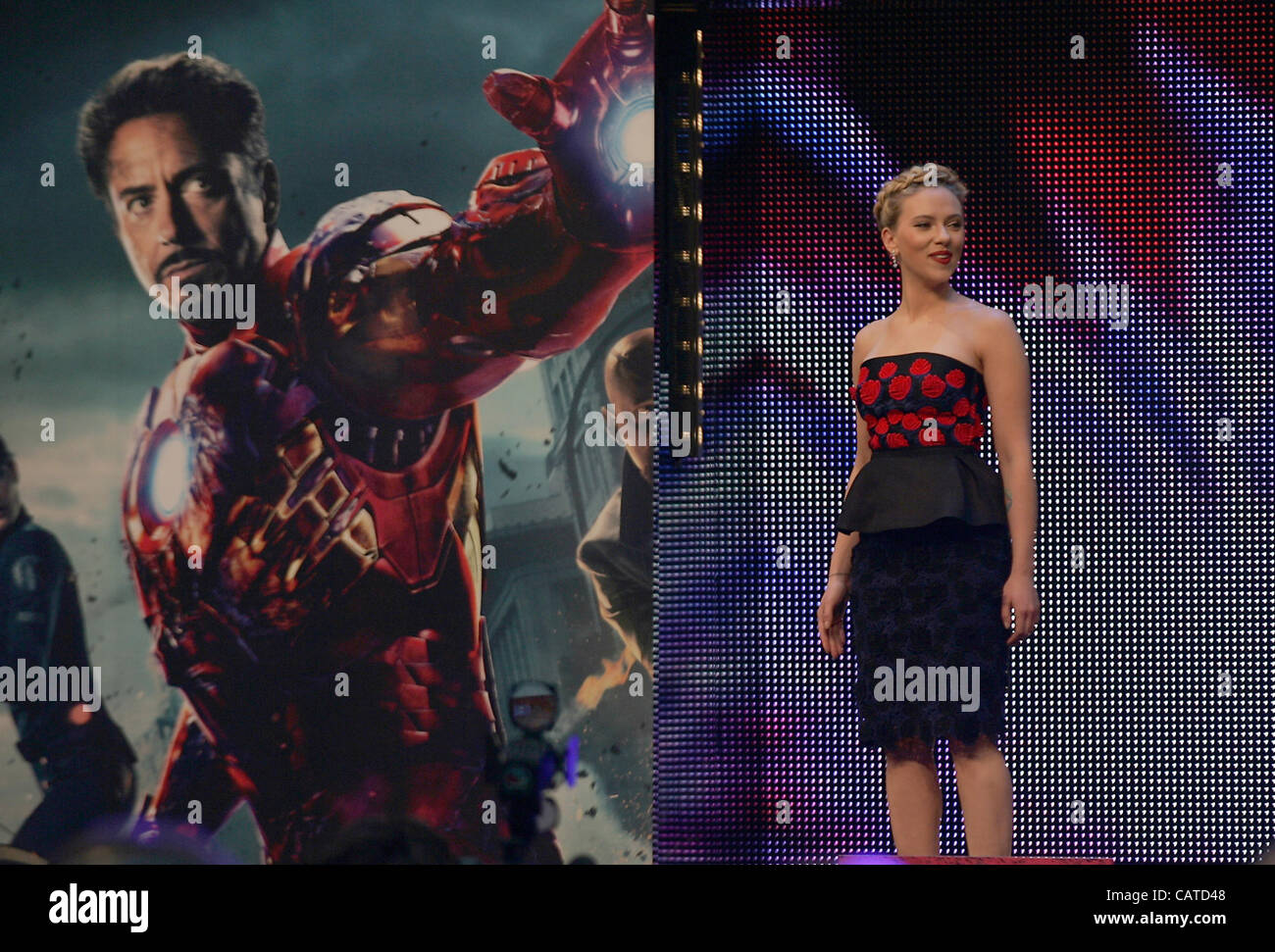 Londra, UK, 19/04/ 2012: Scarlett Johansson assiste i vendicatori assemblare - UK film premiere al La Vue Westfield, Westfield Shopping Centre Foto Stock