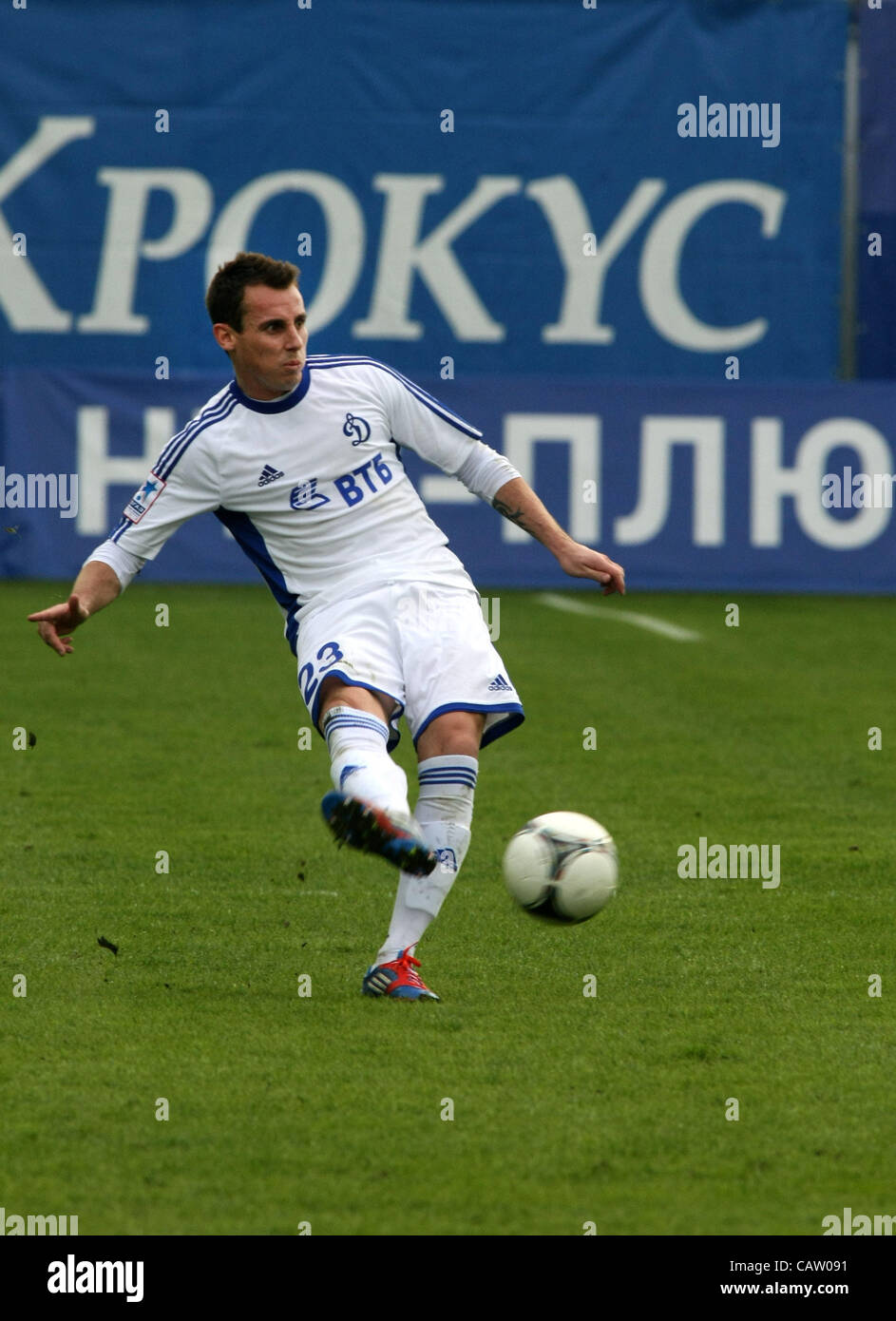 Aprile 21, 2012 - Khimki, distretto di Mosca, Russia - Aprile 21,2012, Mosca, Russia. Il calcio russo Premier League. Dinamo Mosca vs CSKA Mjscow. Nella foto: dinamo Mosca calciatore Luke Wilkshire. Luke Wilkshire è un australiano giocatore di gioco del calcio (calcio) che gioca per la dinamo Mosca in Russia il Premi Foto Stock