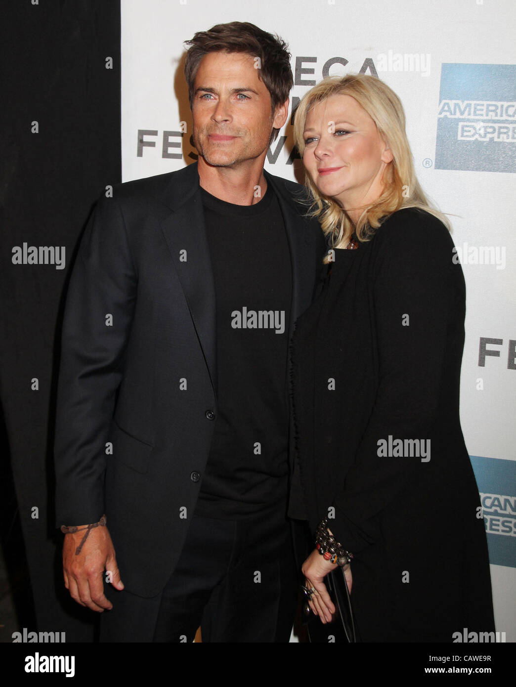 Aprile 25, 2012 - New York New York, Stati Uniti - Attore ROB LOWE E SHERYL BERKOFF frequentare la New York premiere del "Knife Fight" tenutasi durante il 2012 Tribeca Film Festival a TPAC. (Credito Immagine: © Nancy Kaszerman/ZUMAPRESS.com) Foto Stock