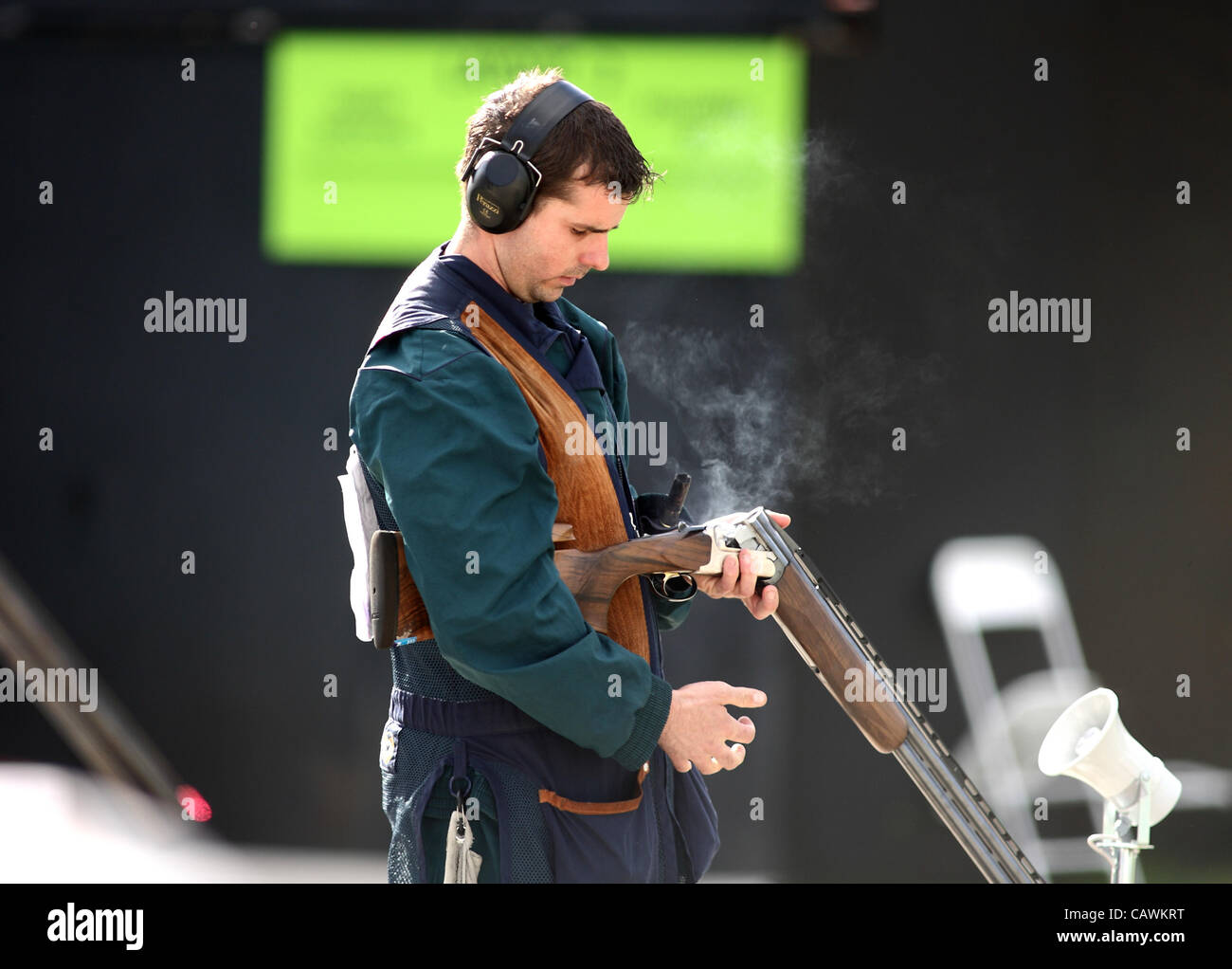 27.04.2012 Londra, Inghilterra. Edward Ling (GBR) in azione durante la mens Trap Finale Foto Stock