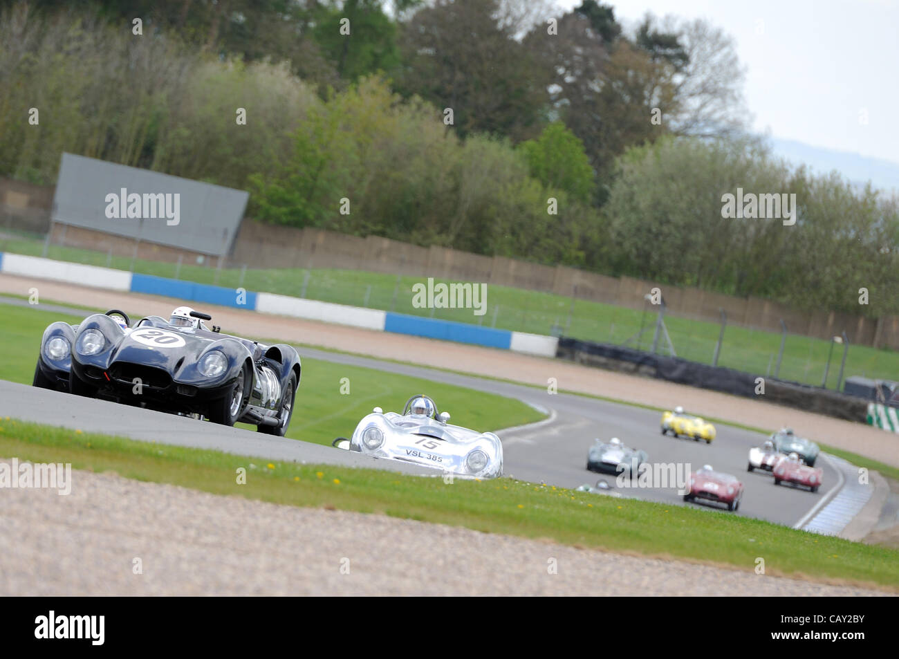 Il 6 maggio 2012, Donington Park circuito Racing, UK. Il primo giro di Stirling Moss trofeo per Pre-'61 vetture Sport gara di Donington del Festival storico. Foto Stock