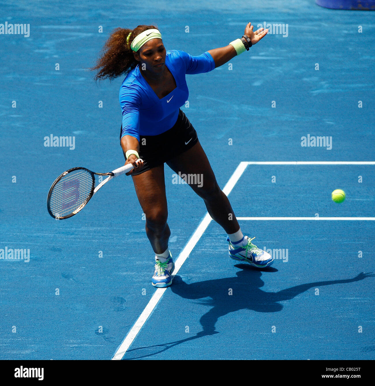 12.05.2012 Madrid, Spagna. Serena Williams in azione contro Lucie Hradecka durante le semifinali WTA singolo, Madrid Masters di Tennis Tournament. Foto Stock