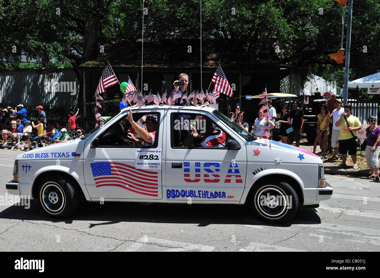 Arte annuale auto parata tenutasi nel centro cittadino di Houston, Texas, USA, il 12 maggio 2012. America a doppia testata. Foto Stock