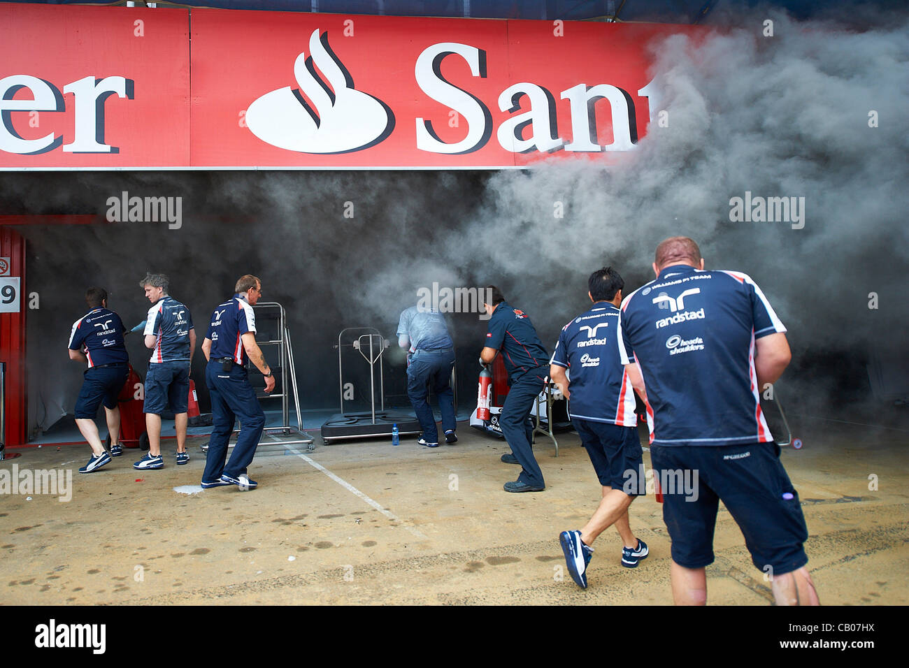 13.05.2012. Catalunya, Barcelona, Spagna. F1 FIA Formula One World Championship 2012, Gran Prix in Barcelona Montmelo, (L-R) incendio nel garage Williams dopo gli spagnoli Grand Prix F1. Foto Stock