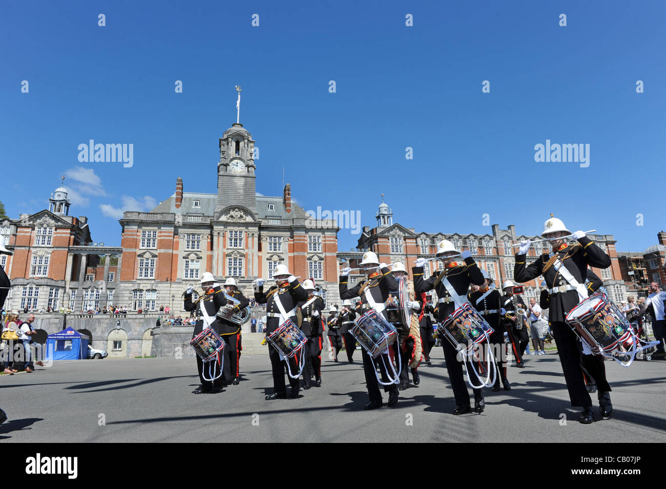 Il Dart Music Festival di Dartmouth con banda dei Royal Marines effettuando al Britannia Royal Naval College 13/5/12 Foto Stock