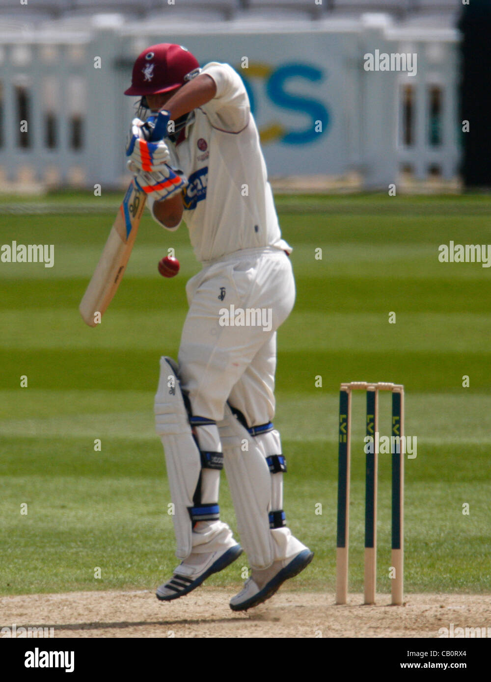 16.05.12 Kia ovale, Londra, Inghilterra: Arul Suppiah del Somerset durante il Surrey vs Somerset fixture ha suonato presso la Kia ovale. Foto Stock