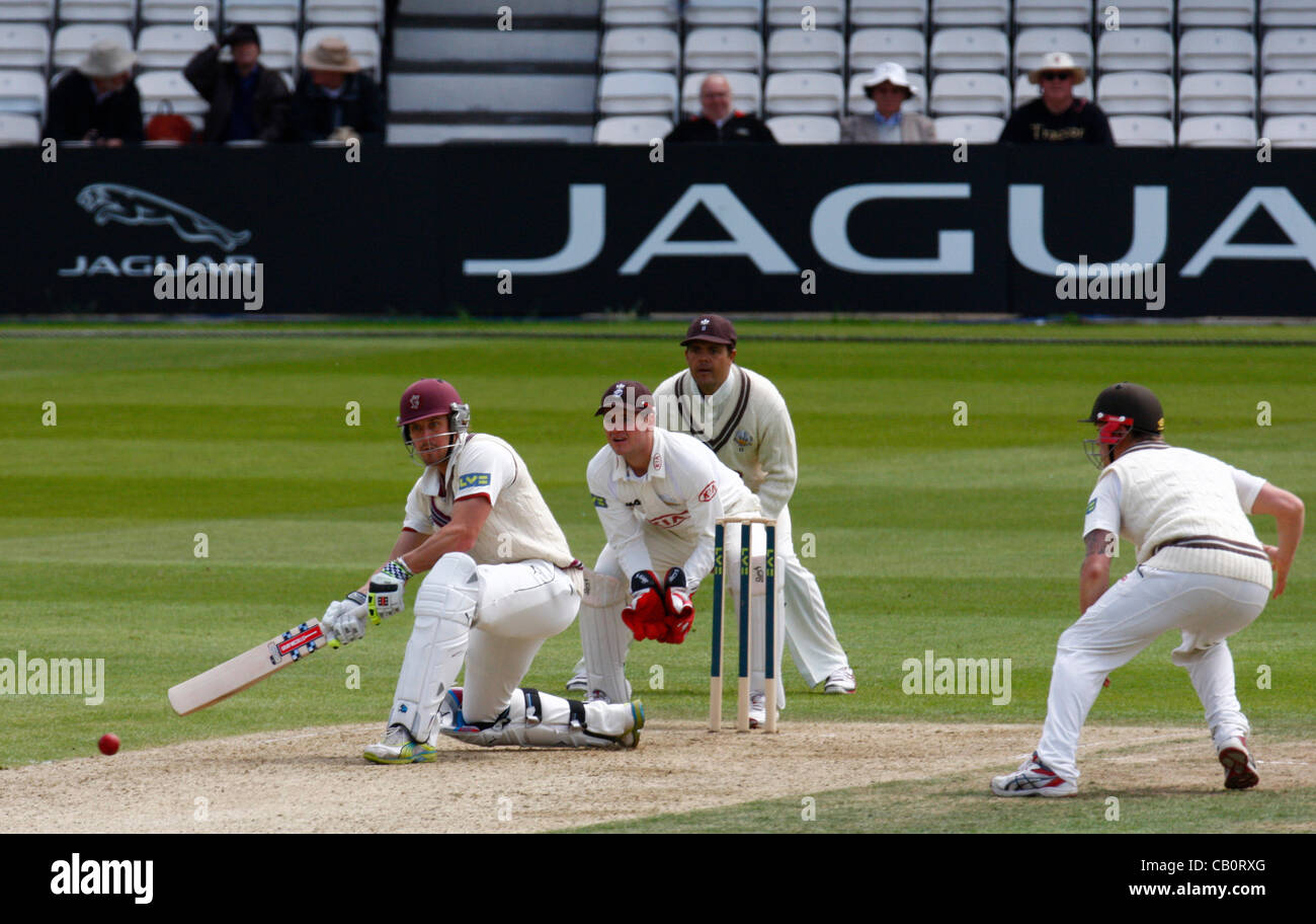 16.05.12 Kia ovale, Londra, Inghilterra: Nick Compton del Somerset durante il Surrey vs Somerset fixture ha suonato presso la Kia ovale. Foto Stock