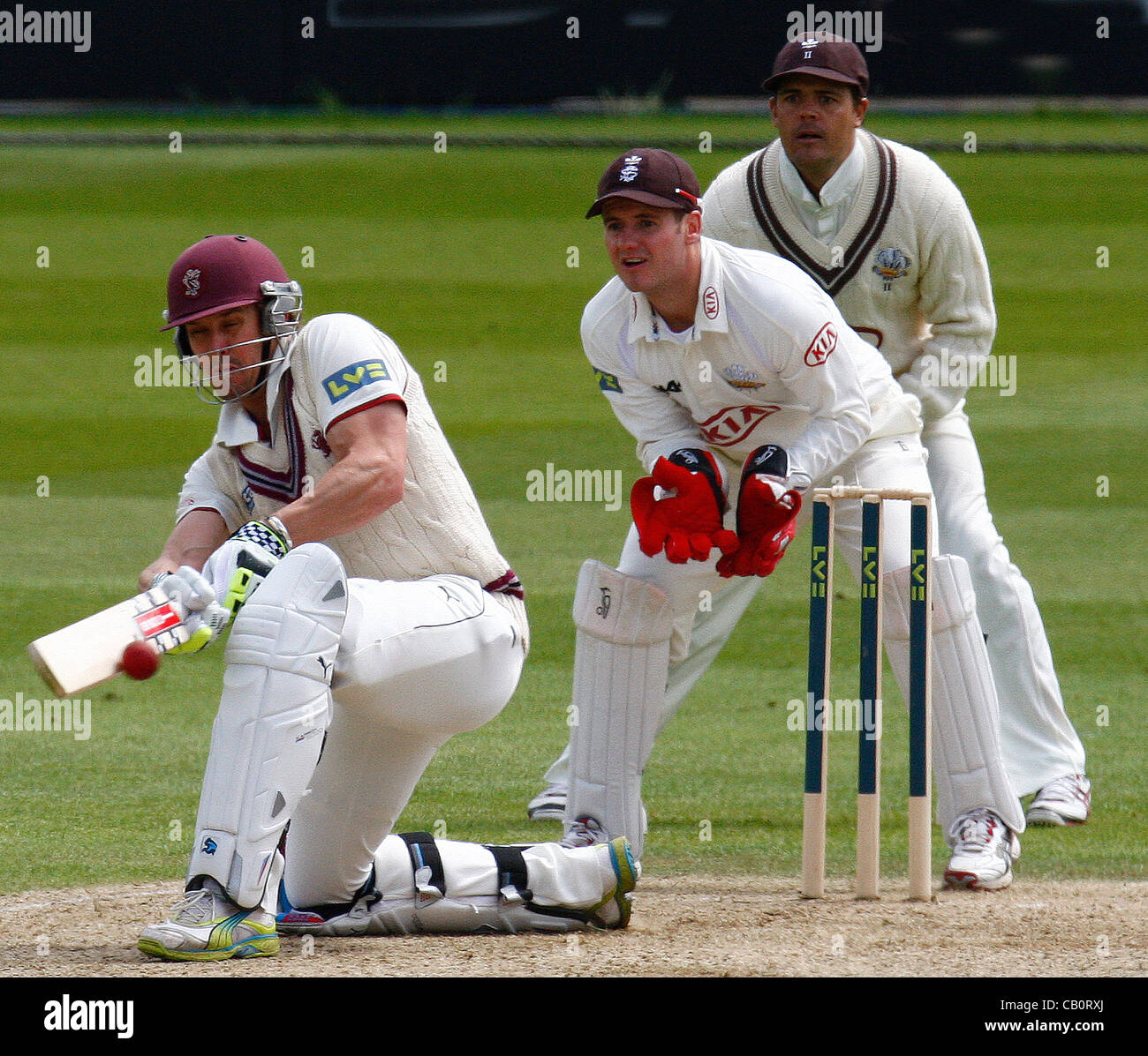 16.05.12 Kia ovale, Londra, Inghilterra: Nick Compton del Somerset durante il Surrey vs Somerset fixture ha suonato presso la Kia ovale. Foto Stock