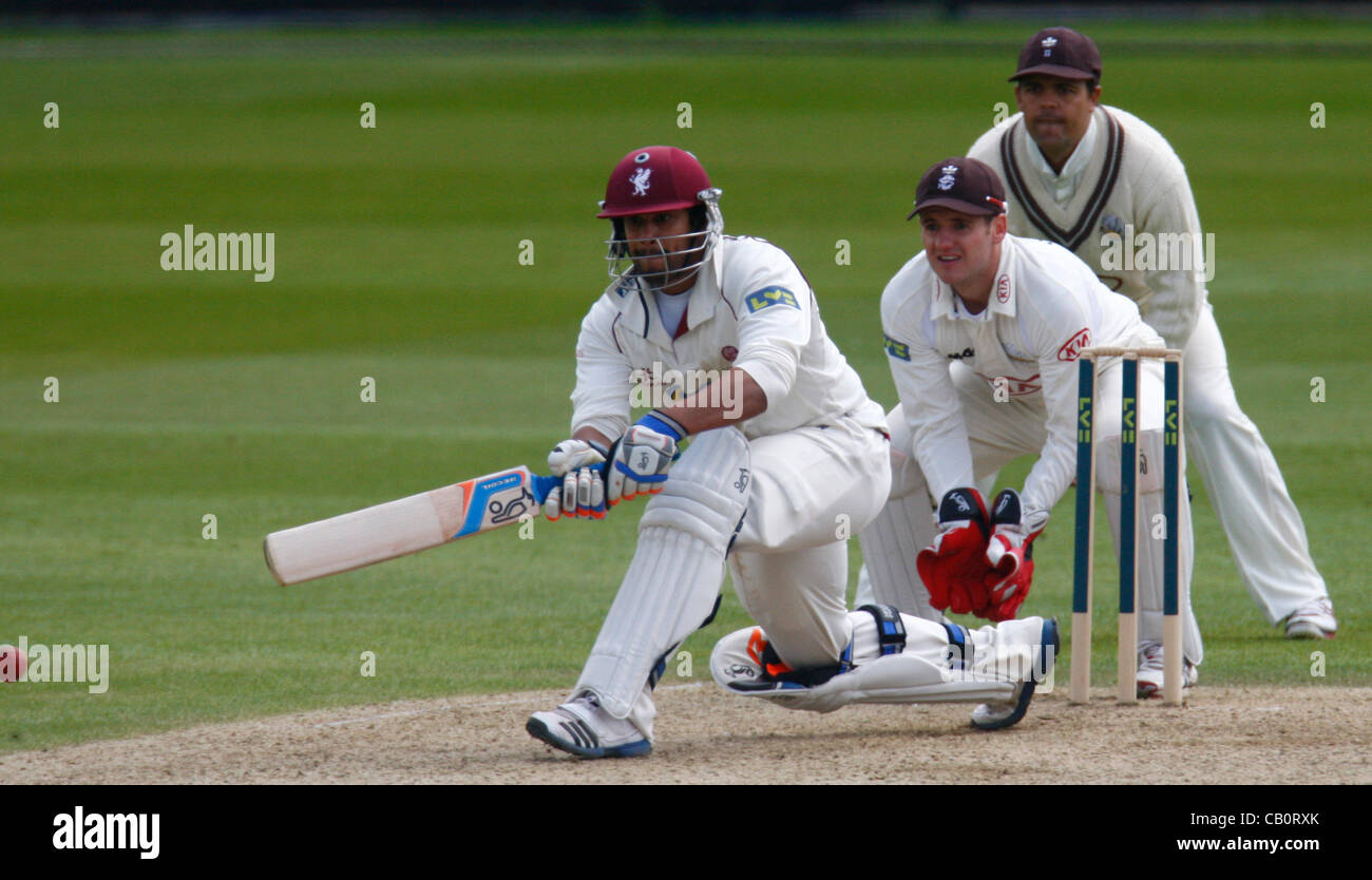 16.05.12 Kia ovale, Londra, Inghilterra: Arul Suppiah del Somerset durante il Surrey vs Somerset fixture ha suonato presso la Kia ovale. Foto Stock