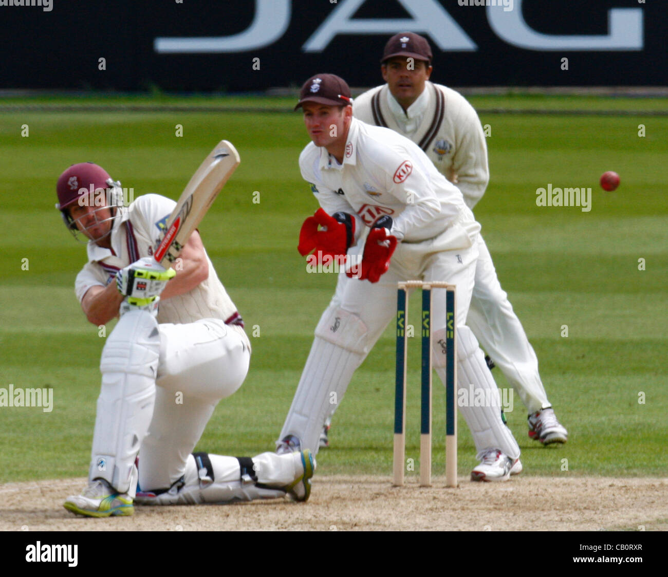 16.05.12 Kia ovale, Londra, Inghilterra: Nick Compton del Somerset durante il Surrey vs Somerset fixture ha suonato presso la Kia ovale. Foto Stock