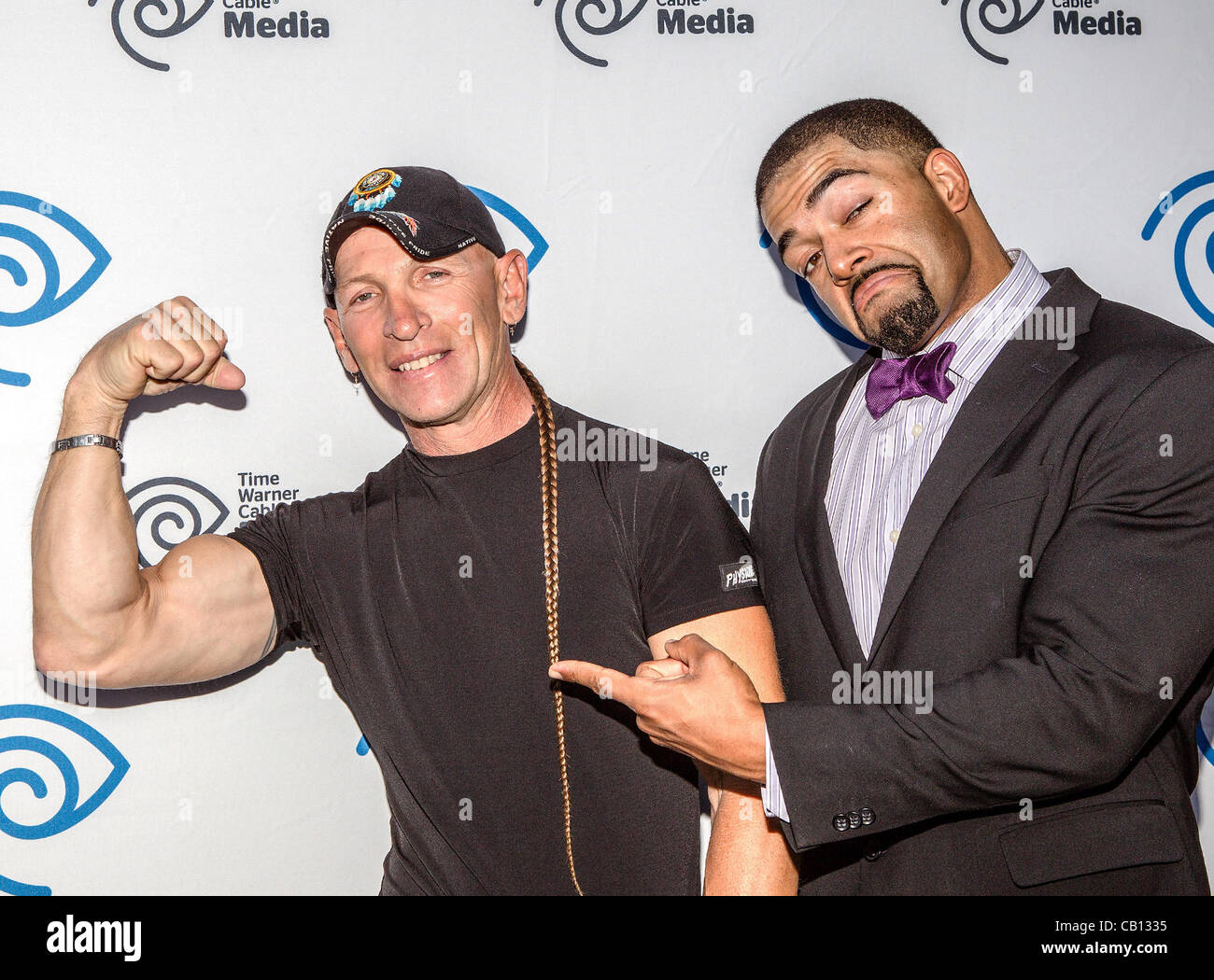 17 maggio 2012 - Arlington, Texas, Stati Uniti - Jay Paul Molinere e David Otunga al Time Warner Media Upfront Cabletime media evento presso il privato sociale Ristorante a Dallas, in Texas. (Credito Immagine: © Dan Wozniak/ZUMAPRESS.com) Foto Stock