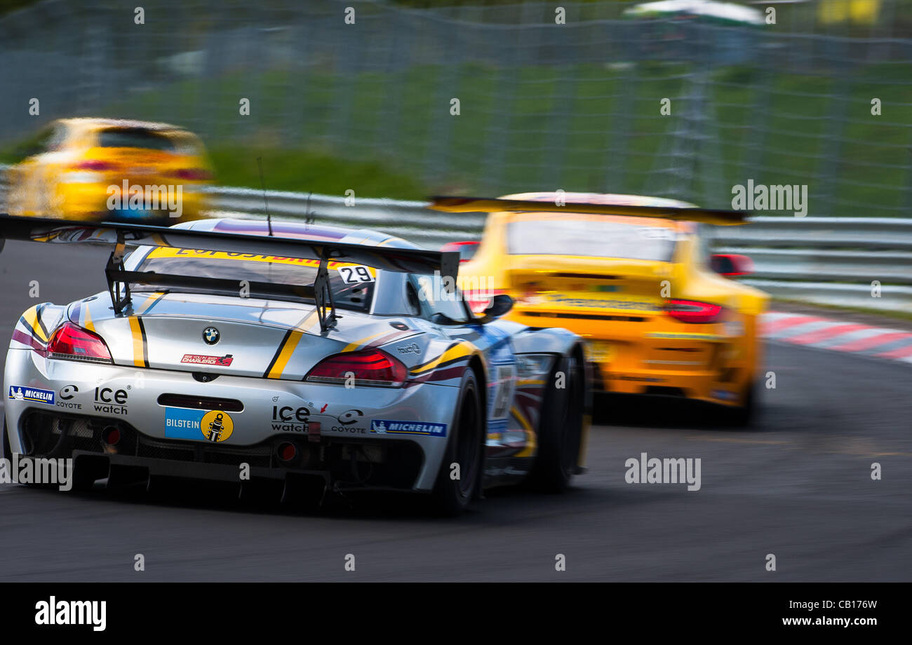 Bas Leinders (BEL) / Markus Palttala (BEL) / Maxime Martin (BEL) guida la #29 SP9-GT3 Marc VDS Racing Team BMW Z4 GT3 durante le qualifiche per il Nurburgring 24 ore di gara nei pressi di Nurburg, Germania il 18 maggio 2012. Foto: Matt Jacques Foto Stock