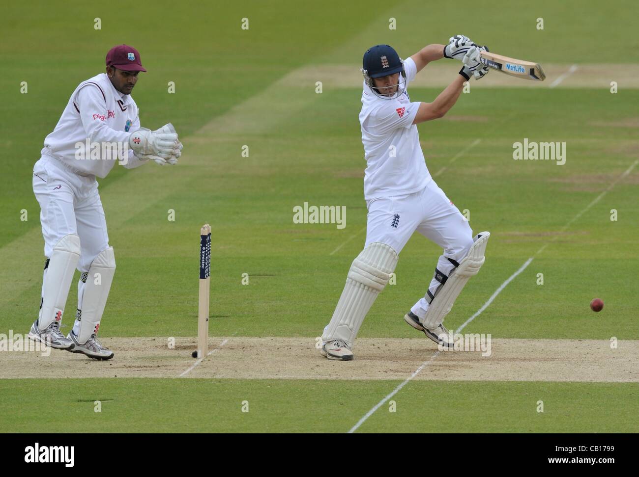 18.05.2012 Londra, Inghilterra. England v West Indies Prima prova - Seconda giornata. Trott I.J.L in azione durante la prima prova al Lords Cricket Ground. Foto Stock