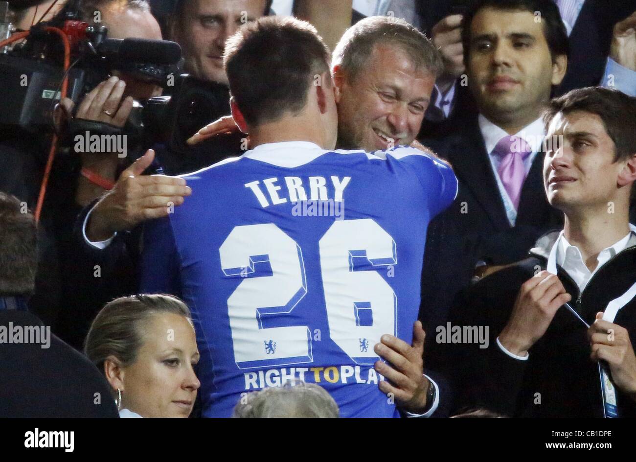 Roman ABRAMOWITSCH, Besitzer Chelsea ,John Terry, Chelsea26 Jubel, Freude, Emotionen, Feiern, Lachen, jubelt, freuen, reisst die Arme hoch, ballt die Faust FC Bayern MUENCHEN - Chelsea FC (3 -4 )n.E Fussball Herren UEFA Champions League Finale, stadio Allianz Arena di Monaco, 19.05.2012 CL Saison 2011/20 Foto Stock