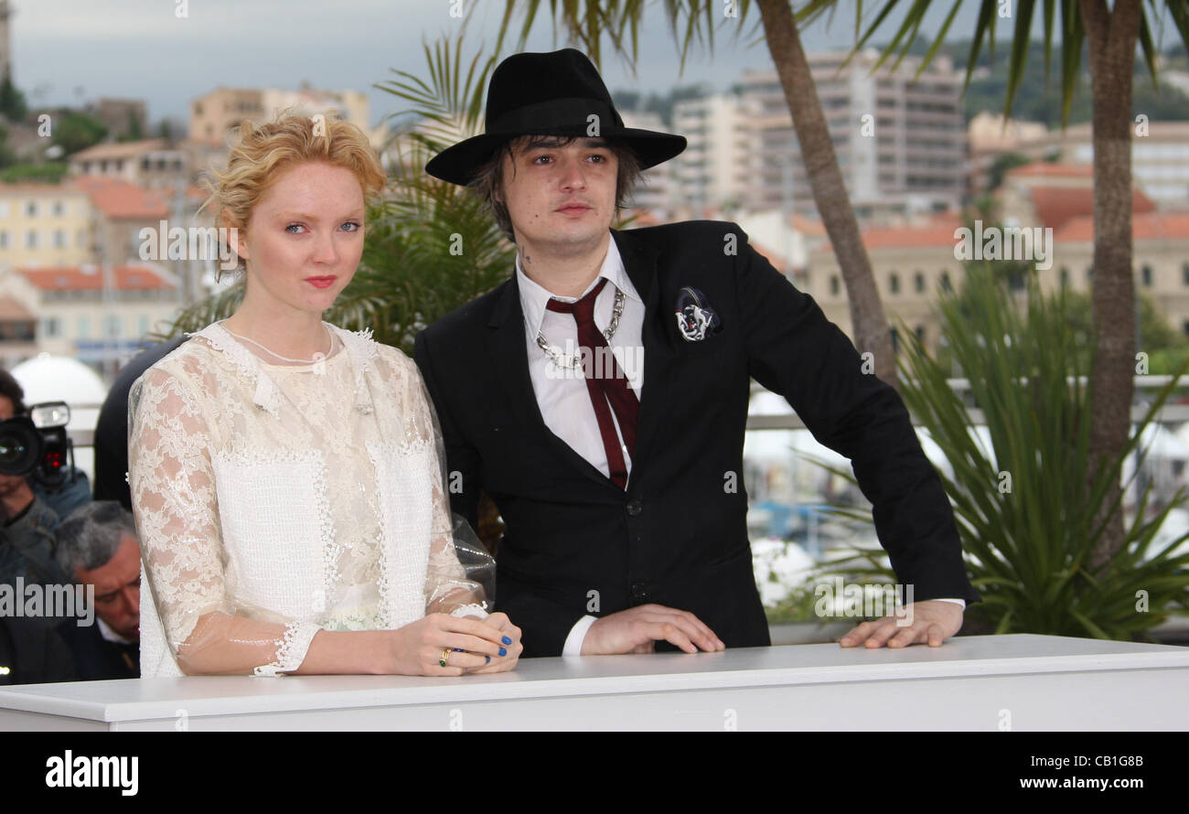 LILY COLE & pete doherty confessioni DI UN FIGLIO DEL SECOLO PHOTOCALL CANNES FILM FESTIVAL 2012 PALAIS DES FESTIVAL CANNES Foto Stock