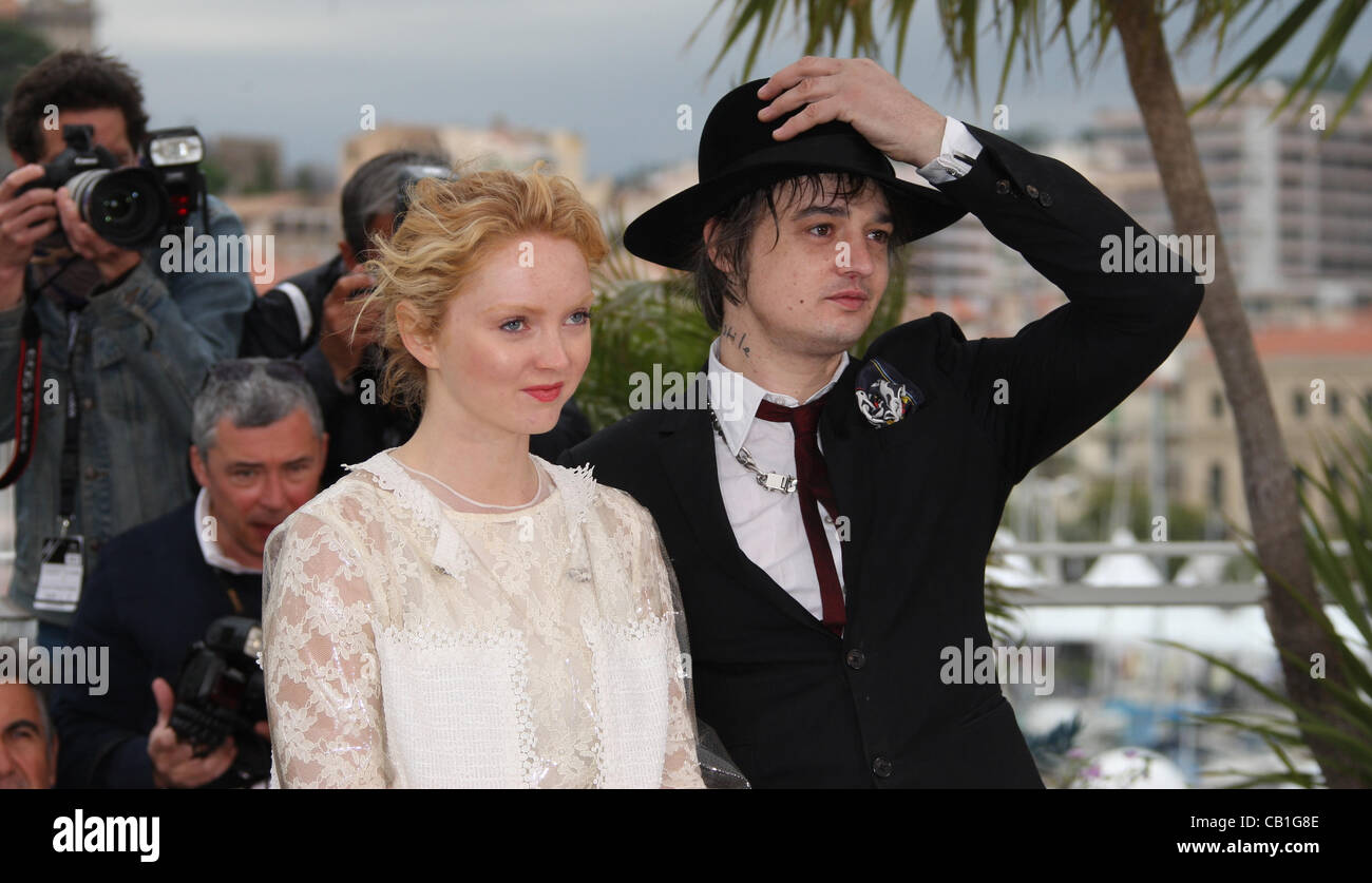 LILY COLE & pete doherty confessioni DI UN FIGLIO DEL SECOLO PHOTOCALL CANNES FILM FESTIVAL 2012 PALAIS DES FESTIVAL CANNES Foto Stock